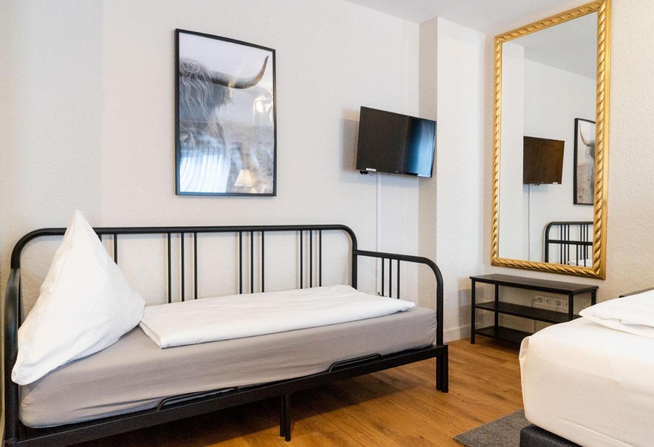 Hotel Beim Schupi คาร์ลสรูเฮอ ภายนอก รูปภาพ