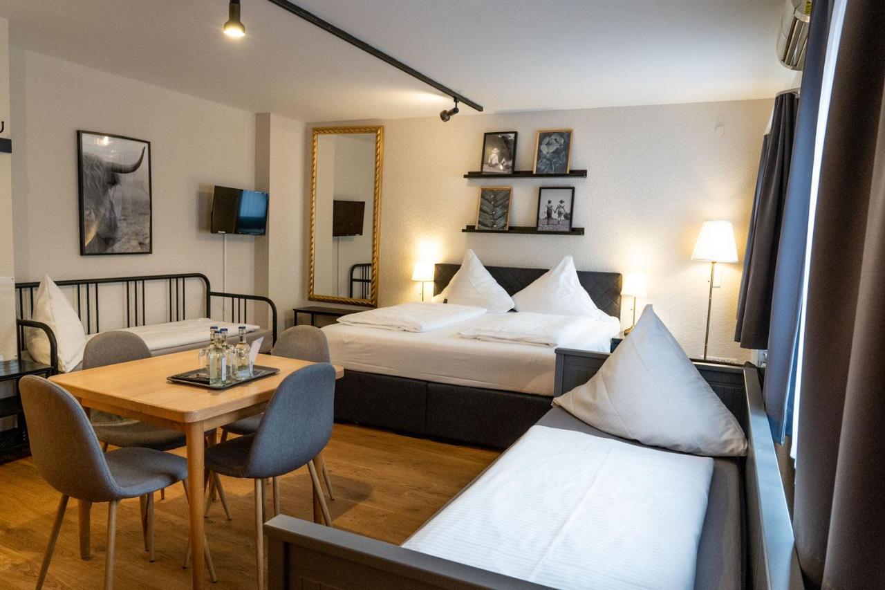 Hotel Beim Schupi คาร์ลสรูเฮอ ภายนอก รูปภาพ