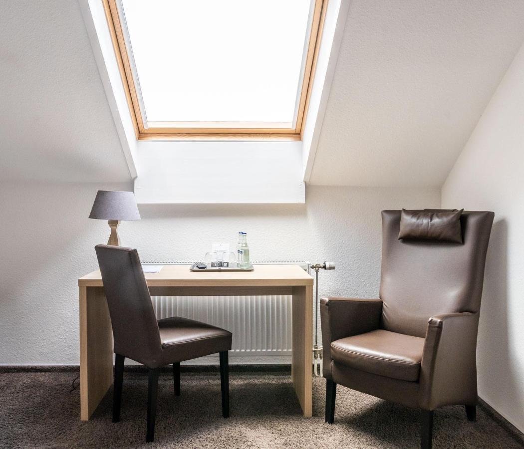 Hotel Beim Schupi คาร์ลสรูเฮอ ภายนอก รูปภาพ