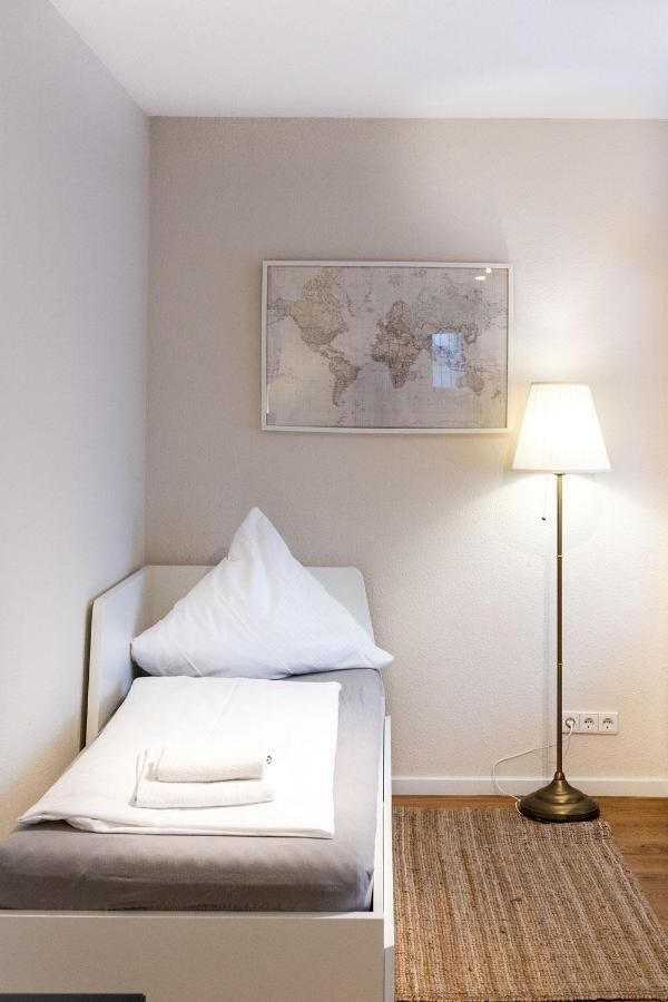 Hotel Beim Schupi คาร์ลสรูเฮอ ภายนอก รูปภาพ