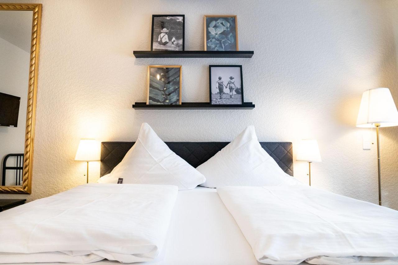 Hotel Beim Schupi คาร์ลสรูเฮอ ภายนอก รูปภาพ