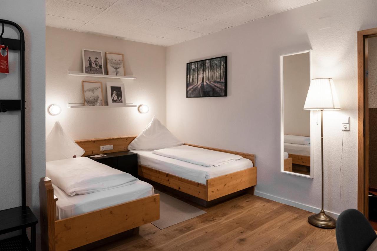 Hotel Beim Schupi คาร์ลสรูเฮอ ภายนอก รูปภาพ